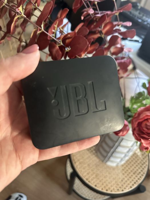 JBL GO2 preta como nova
