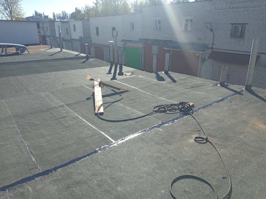 Кровля крыш. Металлоконструкции. Склад. Ремонт кровли. Профнастил