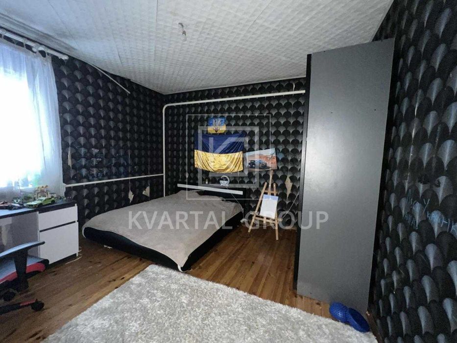 Продаж Домоволодіння у Києві- 10 соток землі, гараж, гостьовий будинок