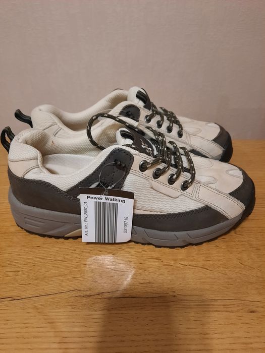 Чоловічі кросівки