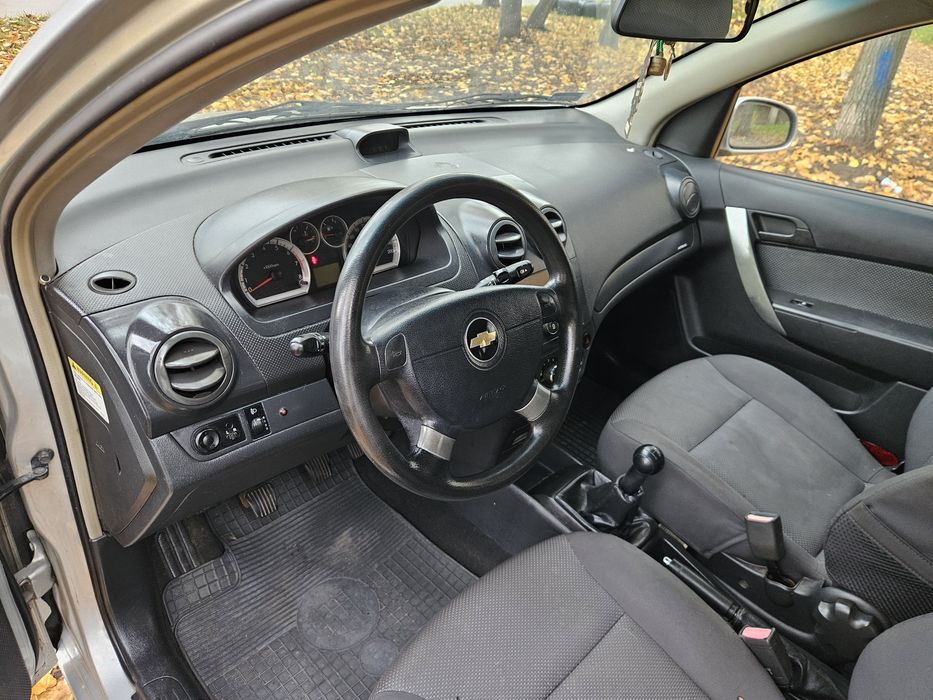 Chevrolet Aveo 2009 рік 1.2 бензин для військових