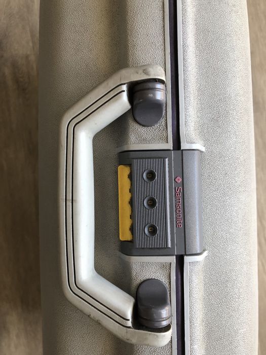 Mala viagem rigida Samsonite - Negociavel para desocupar!