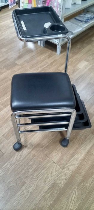 Banco Manicure Preto com gavetas  e tampo apoio