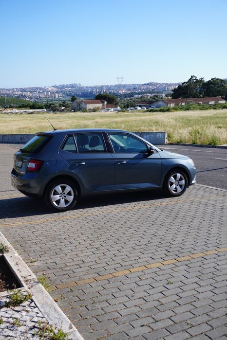 Skoda Fabia Ambition - GPL e gasolina com poucos quilometros