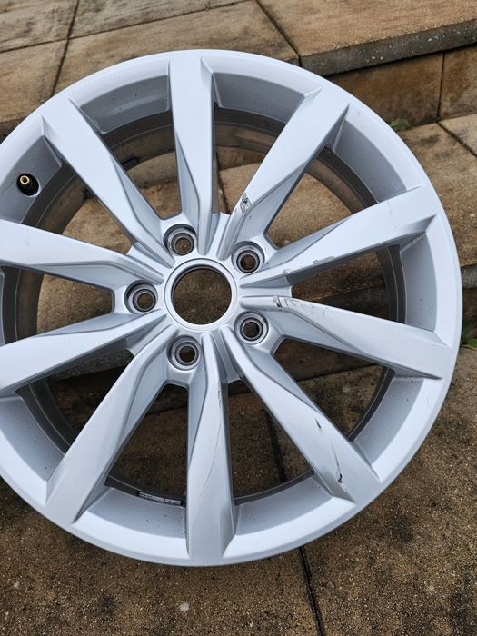 Felga 17cali 5x112 6j et48 oryginal Vw Golf 5G0