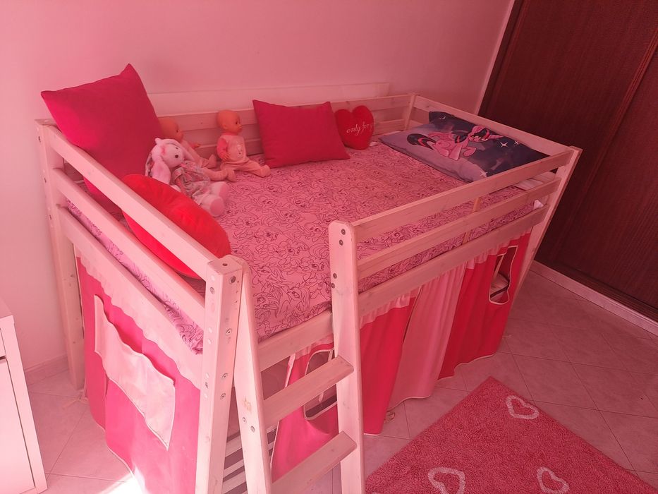 Estudio criança com colchao