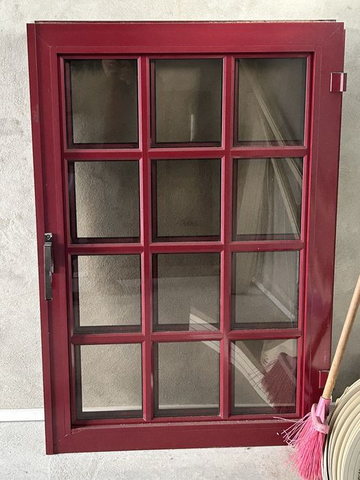 Fachada em Aluminio vermelho