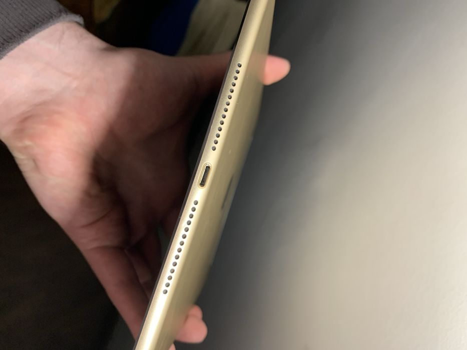 ipad air 2 9.7 95% gold wifi