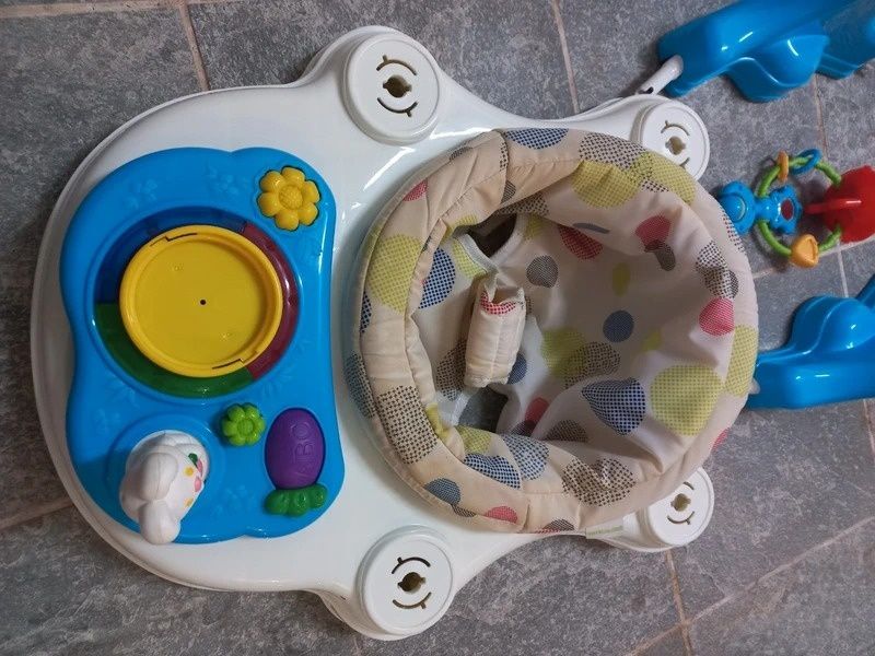 Saltador da Vertbaudet, pouco uso