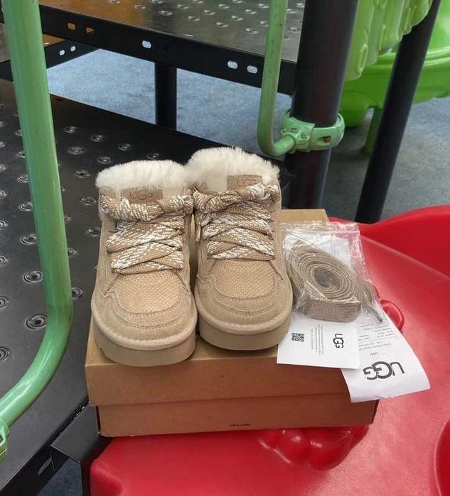 UGG Beige Lowmel  R.40
