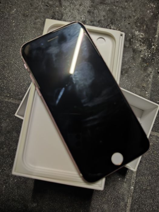 Telefon iPhone 6s stan igła zablokowany