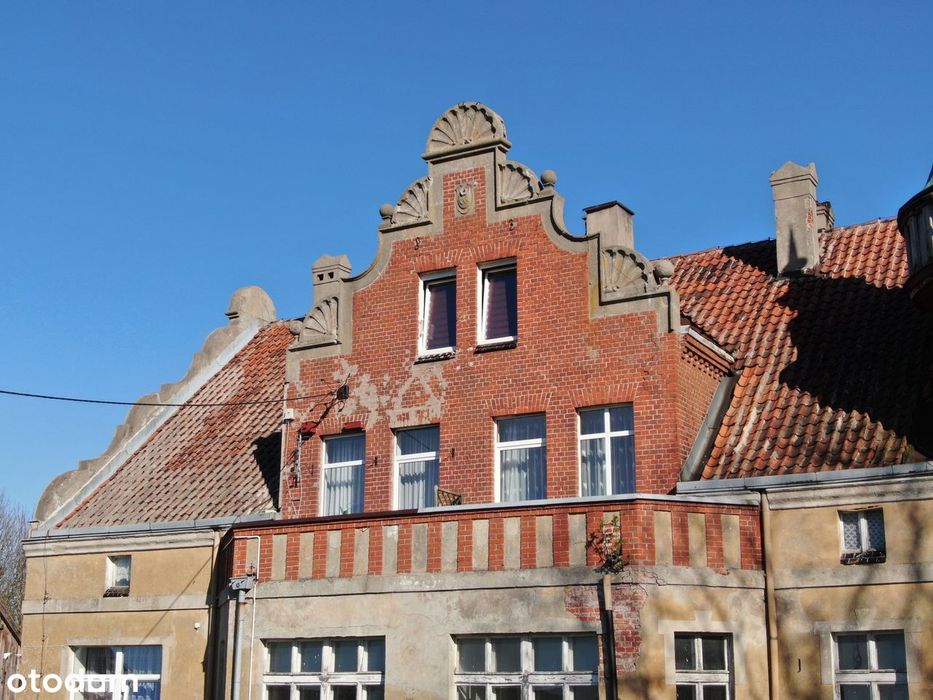 Dworek z działką 5818 m² blisko morza