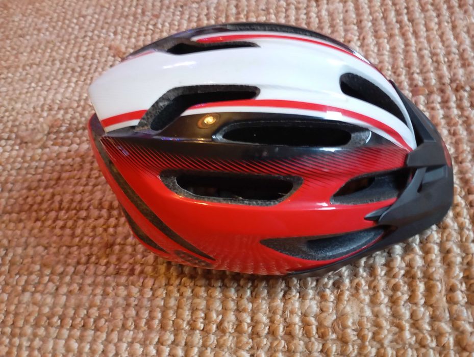 Capacete Bell usado.