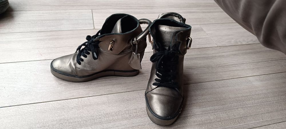 Sneakersy carinii 38