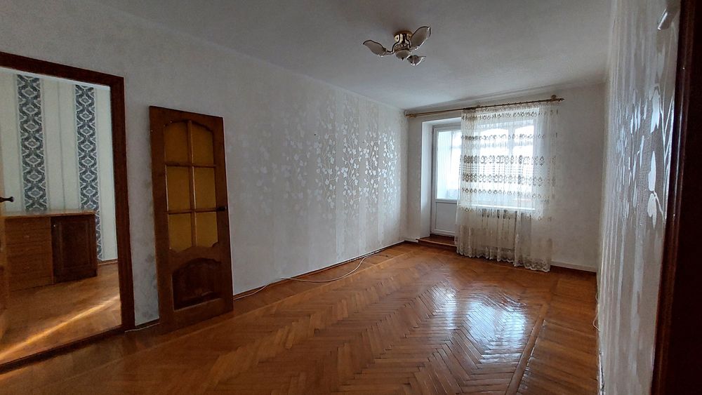 Продам 3-кімнатну квартиру. Вул.Київська,15.