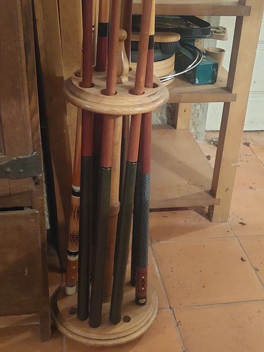 Bilhar - mesa com tampo e acessórios