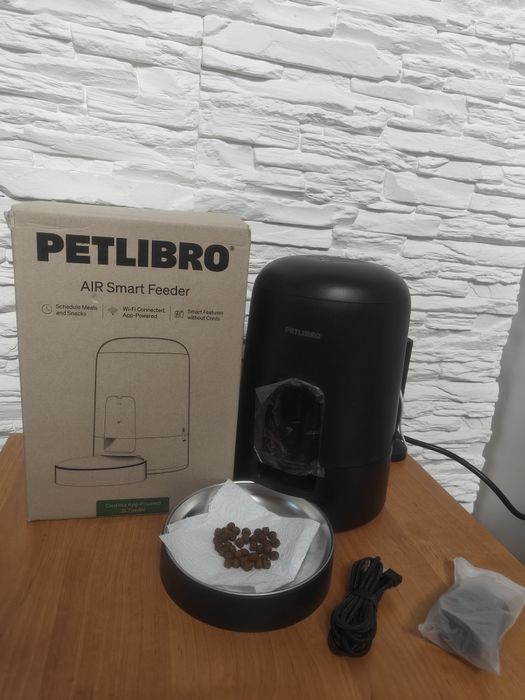 Automatyczny podajnik karmy