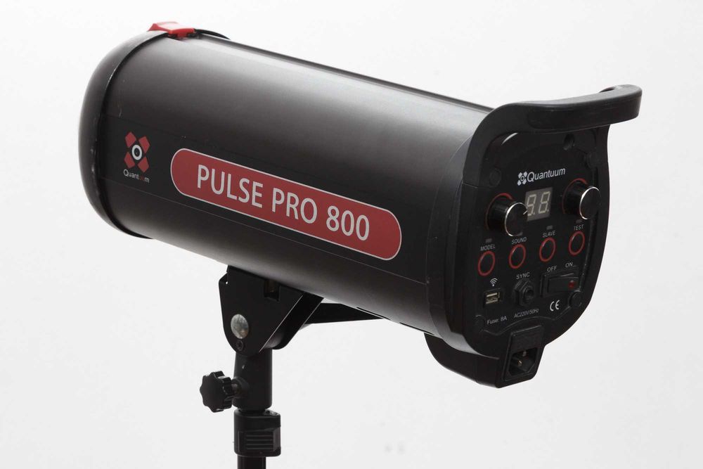Lampa błyskowa studyjna Quantuum Quadralite Pulse pro 800 1