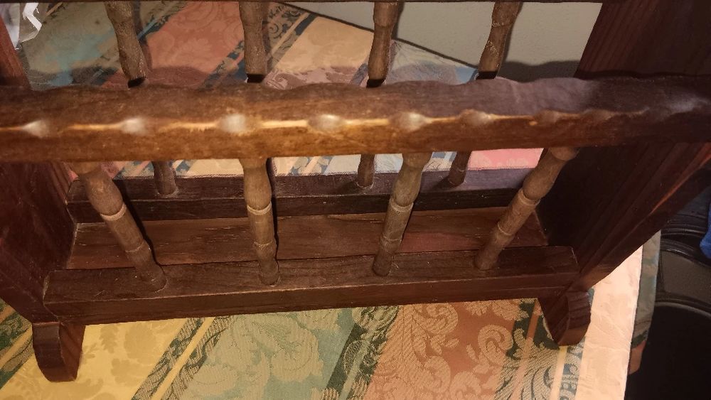 Porta revistas de madeira