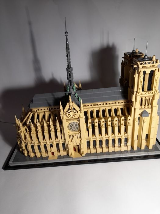 Lego Notre-Dame Architecture
