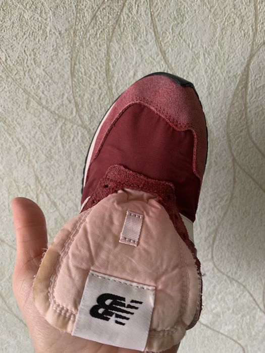 Продам жіночі кросівки new balance