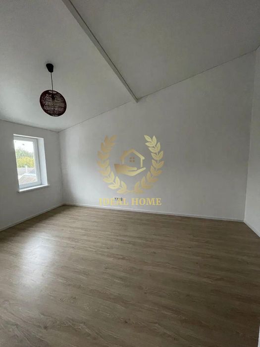 Продам гарний таунхаус в центрі Бучі з ремонтом.