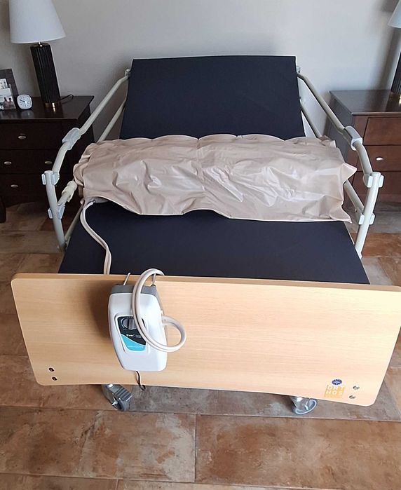 Cama articulada elétrica com colchão antiescaras
