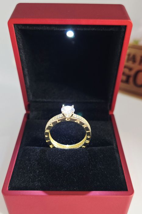 Pudełko na pierścionek z diodą led