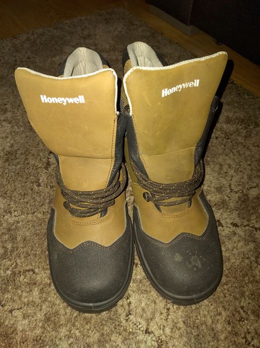 Buty robocze zimowe