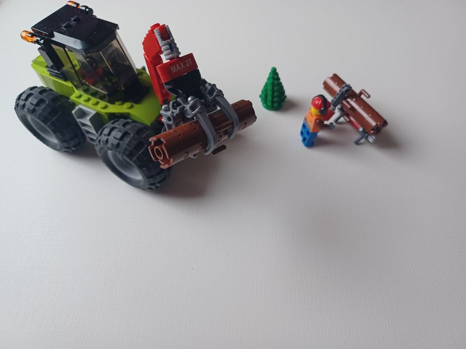 Klocki LEGO City 60181 - Traktor Leśny