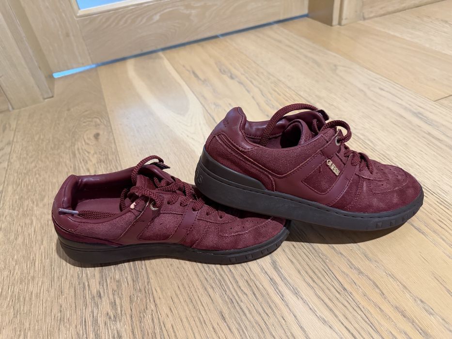 Продам Кросівки Guess