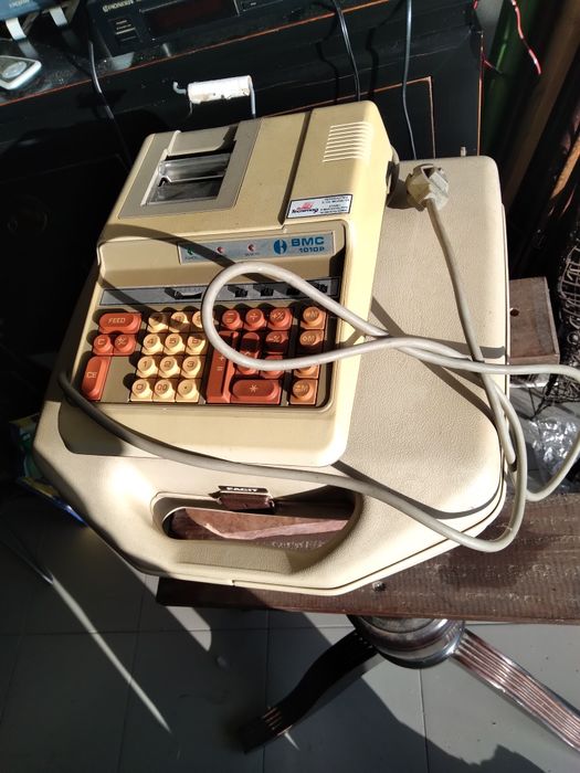 Máquina de escrever e de calcular