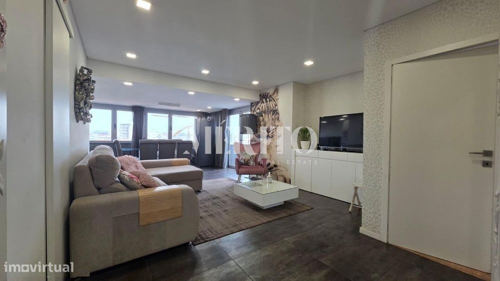 Apartamento T3 Renovado a poucos passos do Mar na Póvoa de Varzim