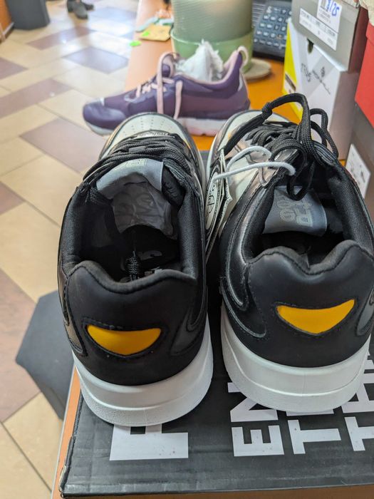 Xti Sneakersy buty sportowe czarno-białe rozm. 38