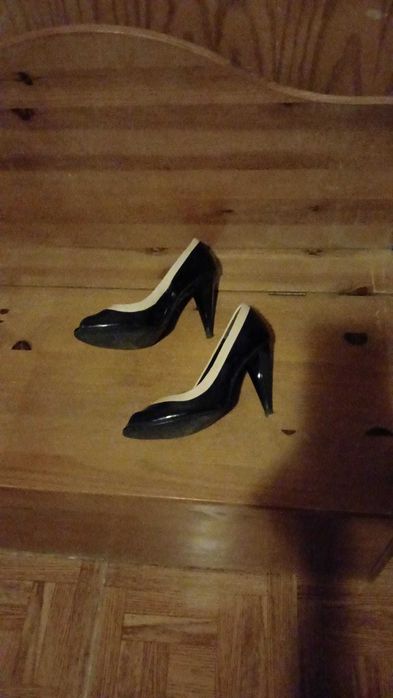 Vários sapatos de salto n° 38