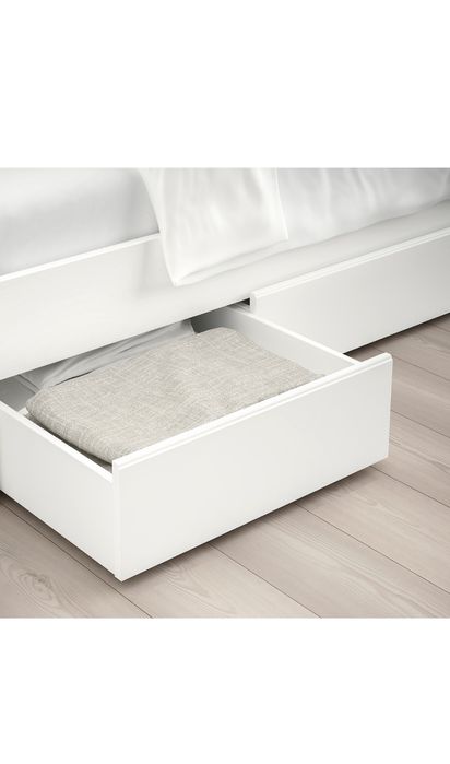 Cama Casal Branca c/ Arrumação