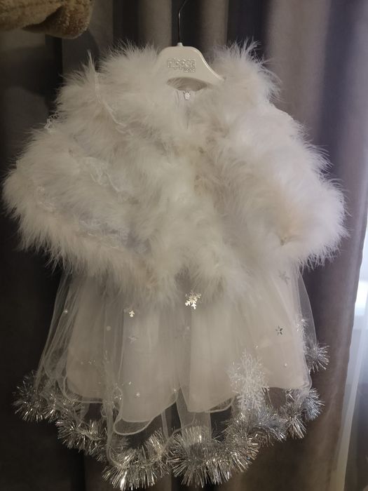 Новорічна святкова сукня сніжинки