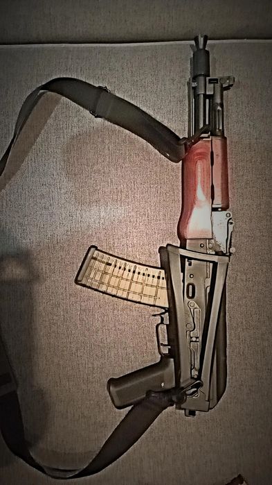 Vendo ak74 Airsoft + colete com 7 magazine