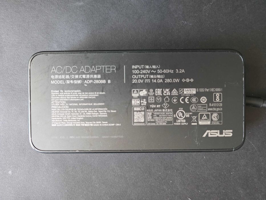 Asus ROG G513R Ryzen 9 / 32GB DDR5 / 1TB — Під ремонт (не вмикається)