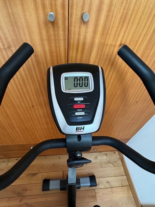 Bicicleta Ergométrica BH Artic-como nova!