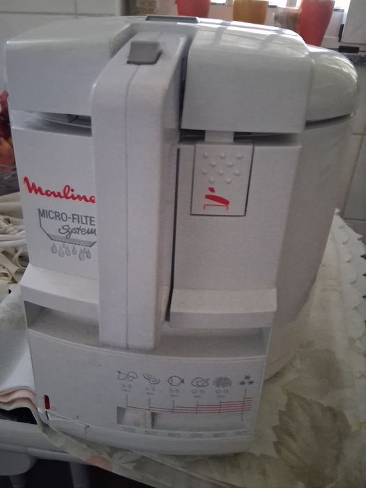 Vendo fritadeira eletrica nunca usada