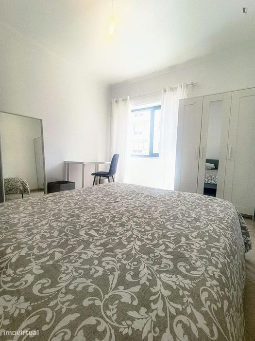 Quarto - localizado em Setubal