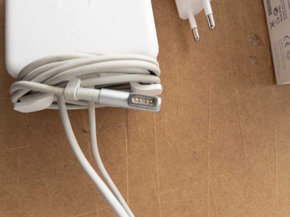 Apple Portable Mac 85W Charger 15"64739322854529121