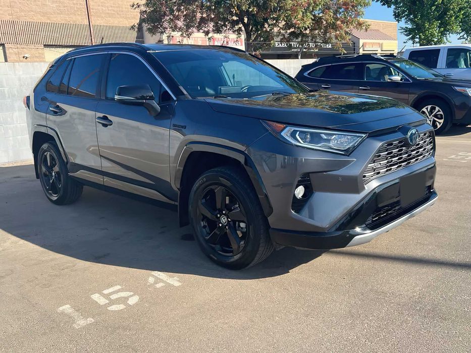Toyota RAV4 Hybrid Limited      2021