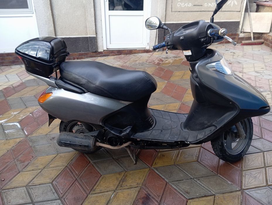 Продам мопед Honda spacy  100