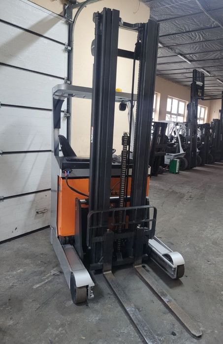 Штабелеукладач Still