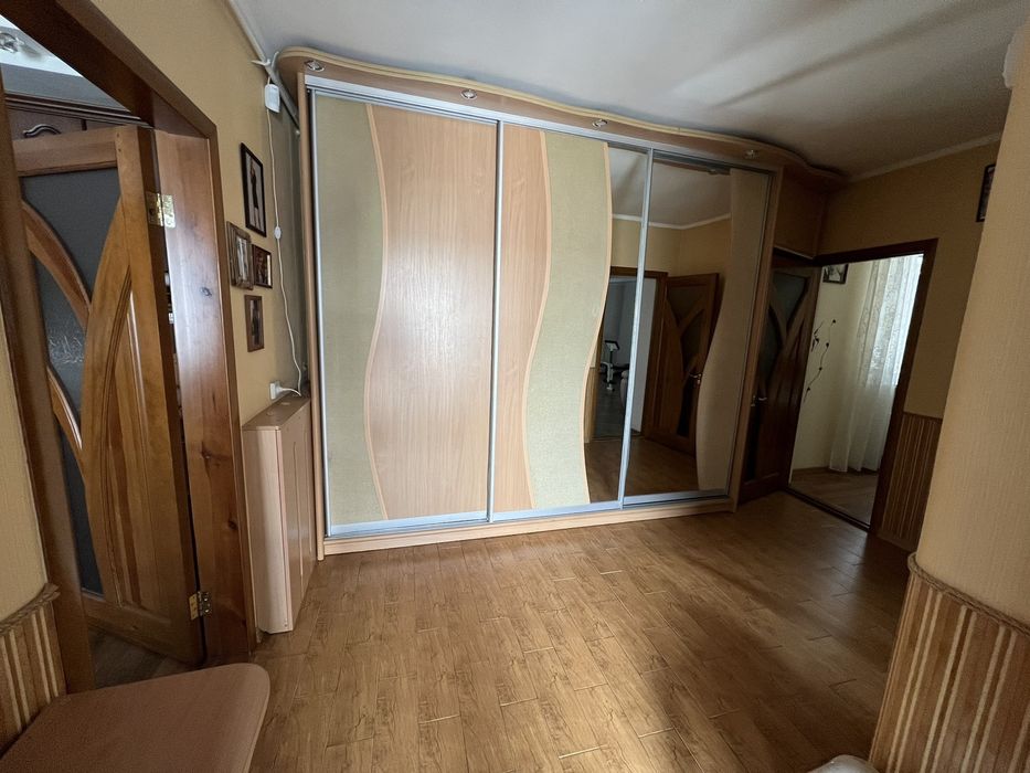 Дом-2 комн.разд. 77 м.кв. 2009 г. в/у, ремонт,6 Слободская -Погранична