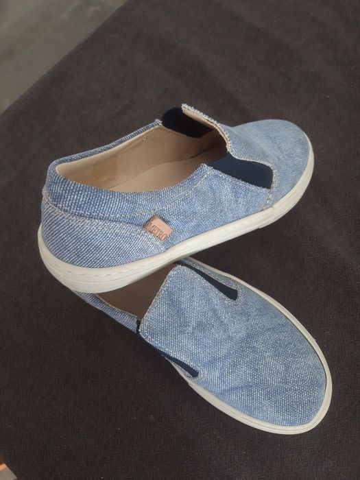 Vendo sapatos de verão unisexo criança Metro