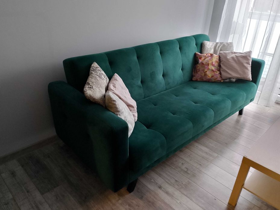 Kanapa rozkładana. Pikowana