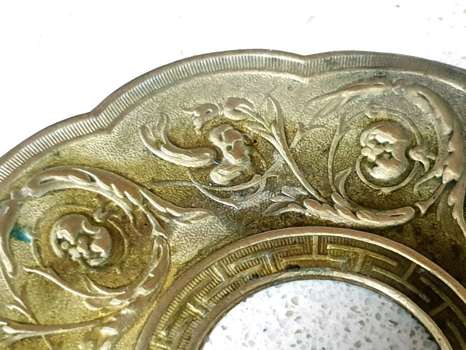 Par de antigos bobeches de lustre em latão dourado